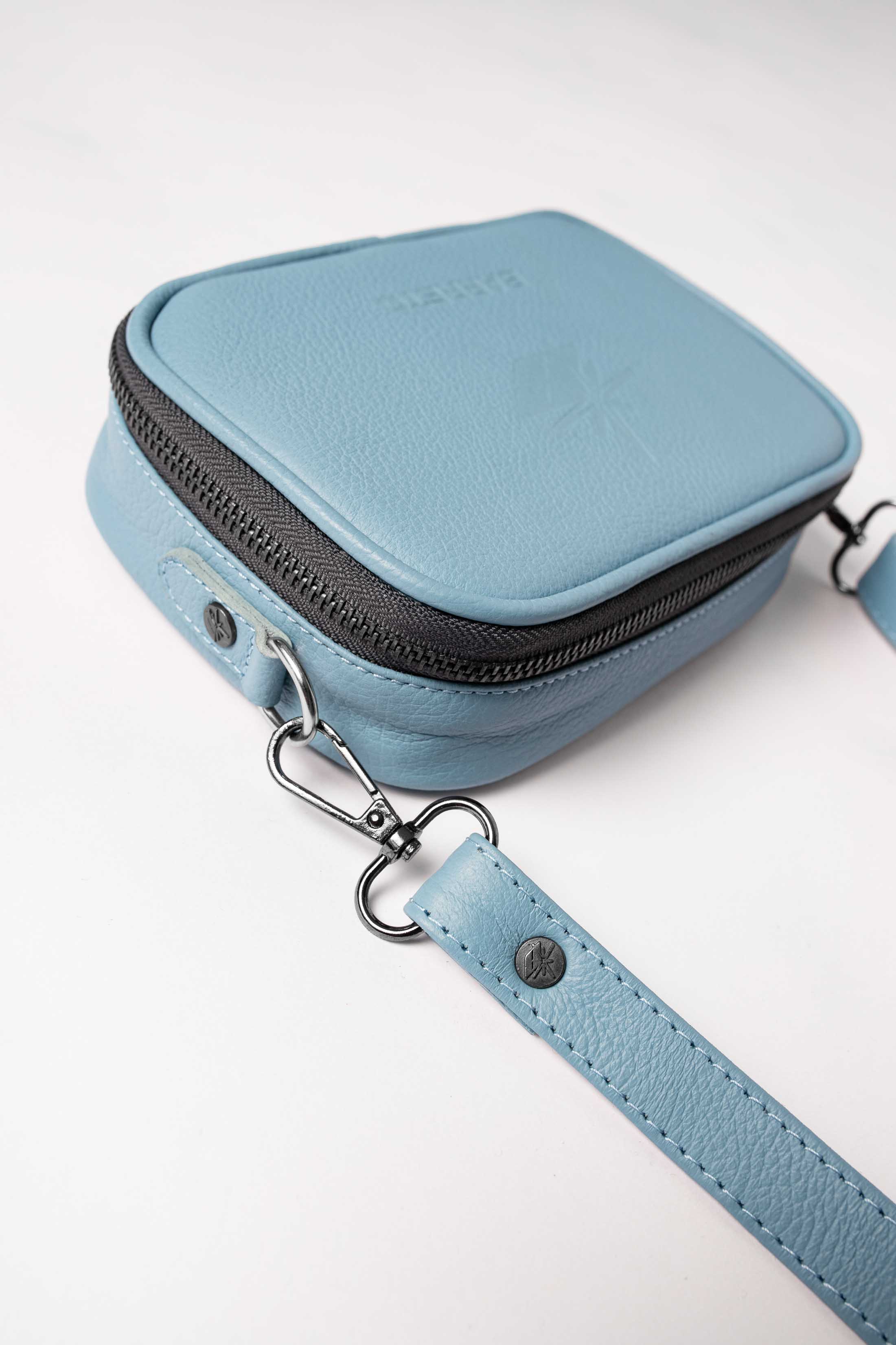 SHOULDER BAG - BABY BLUE (100% LEATHER)